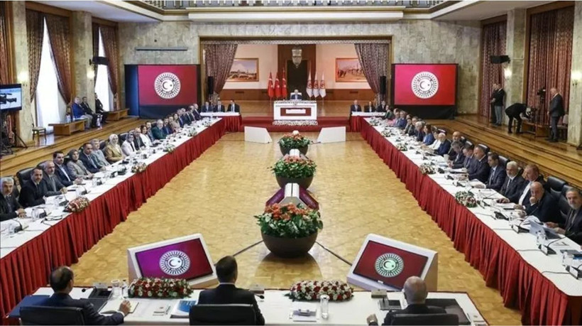 Komisyon Kararı Öncesi Gergin Bekleyiş: MHP’li Feti Yıldız’dan İmralı Çıkışı! “MHP Adına İmralı’ya Ben Gidiyorum”