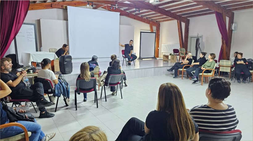 Ayvalık’ta Öğretmenlerden Halk Dansları Topluluğu