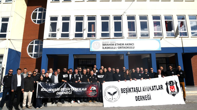 Sındırgı'daki öğrencilere kırtasiye ve spor malzemesi desteği