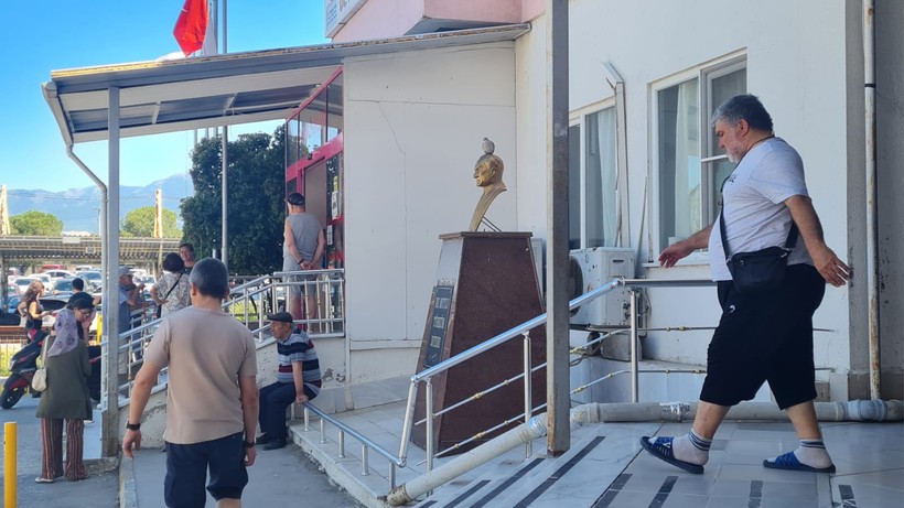  Güvercin İçin En Güvenli Liman  Atatürk Büstü