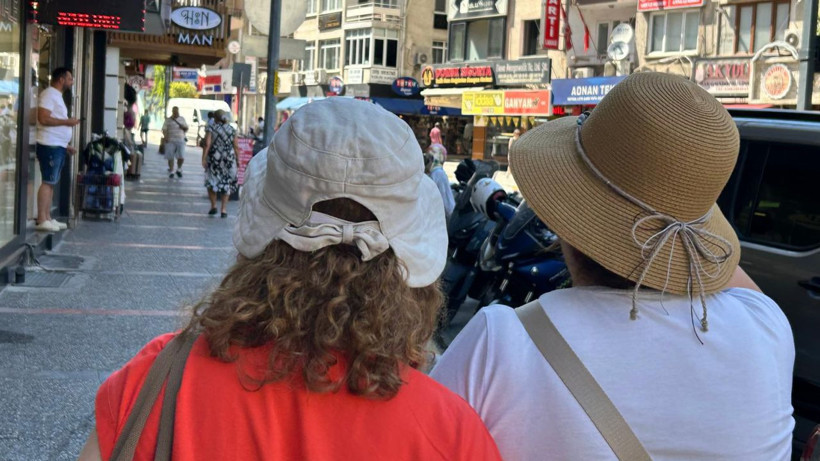 Balıkesir’de Kavurucu Sıcaklar Başladı, Şapkalı İnsan Sayısı Arttı