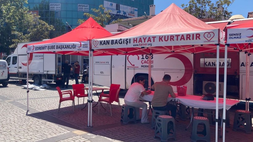 Edremit Kızılay’dan Kan Bağışı ve Ağaçlandırma Seferberliği