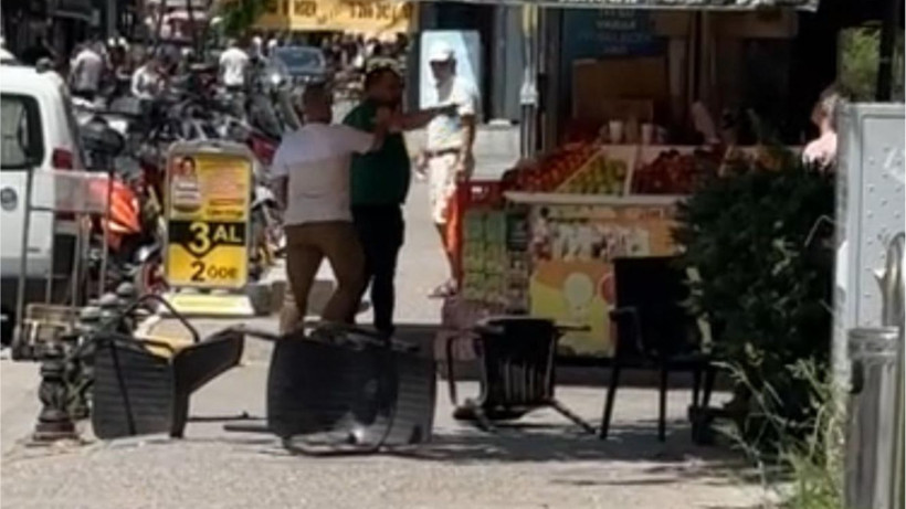 Balıkesir’de Sokak Ortasında Sandalyeli Kavga