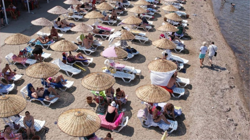 Ayvalık’ta “Kitap Plajda!” Projesi Belediye Plajlarında Başlıyor