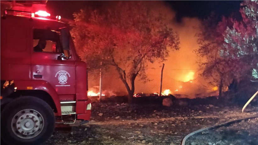 Edremit'te Köpek Çiftliğinde Gece Yarısı Yangın!