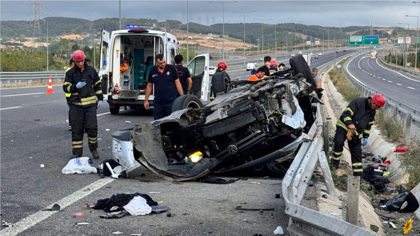 Otoyolda Feci Kaza: takla atan araçta 1 ölü 3 yaralı