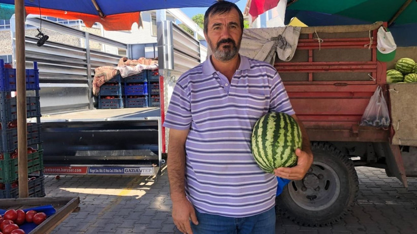 Pazar Esnafı Halil Yasak: “ Her Yıl Bir Önceki yılı Aratıyor”