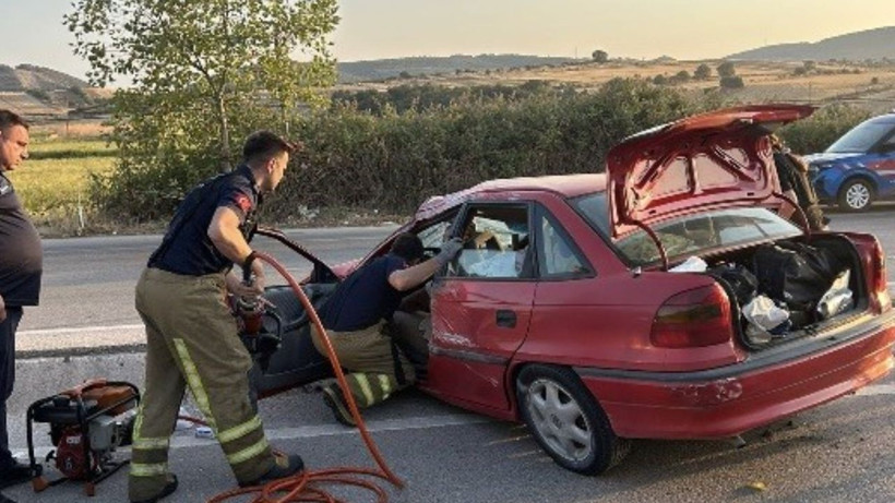 Gönen-Biga Karayolu’nda Tek Taraflı Kazası: 4 Yaralı