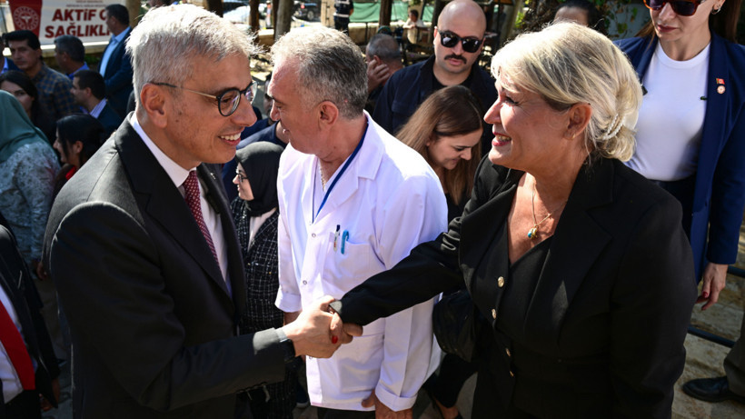 Sağlık Bakanı Memişoğlu, Antalya'da Aksu Aile Sağlığı Merkezi'ni ziyaret etti: