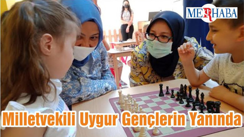 Milletvekili Uygur Gençlerin Yanında