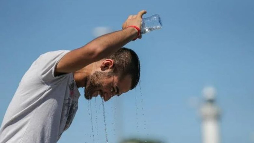 Aşırı Sıcak Ve Nem Sinir Yapıyor!