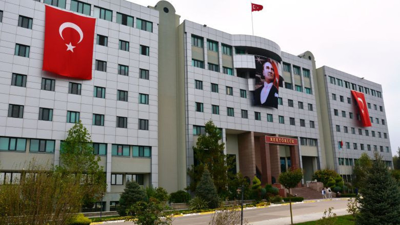 Balıkesir Üniversitesi Gençlere Rehberlik Ediyor