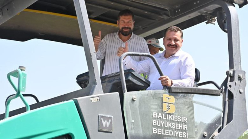 Sındırgı'nın Asfaltını Başkan Yılmaz Serdi