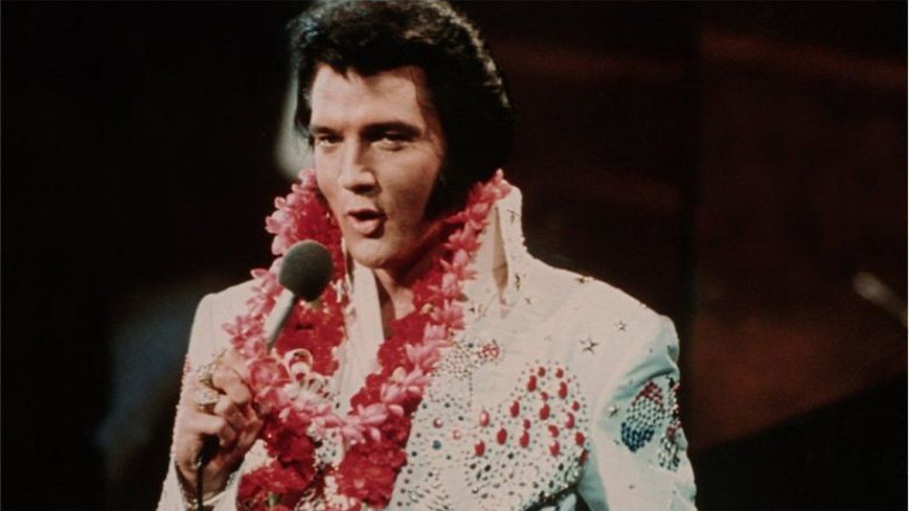 Elvis Presley’in tasarım ceketi 128 bin sterlin