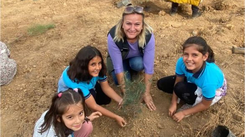 Minikler Eller Cumhuriyeti Yeşertti