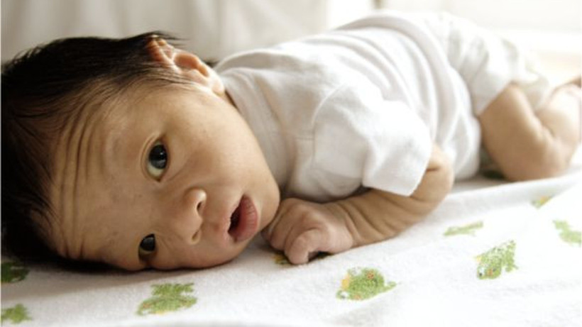 Bebek Etkinliği: Tummy Time