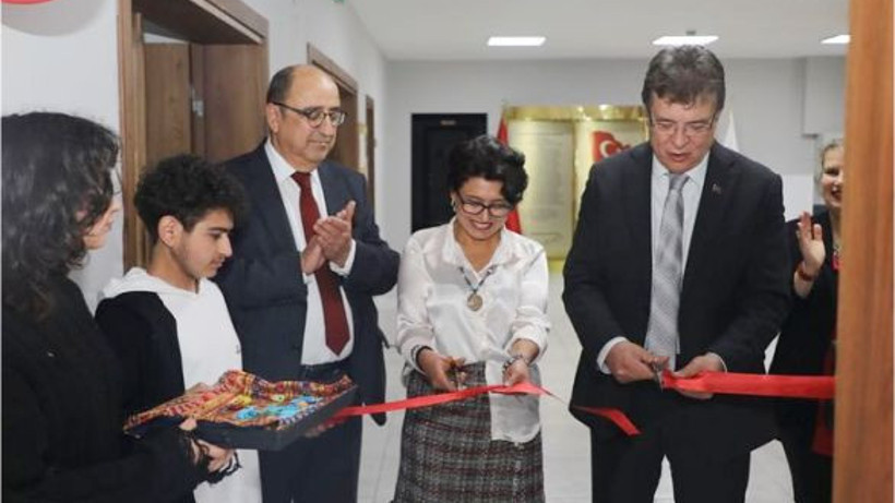 'Çocuklar Çizsin Biz Dokuyalım' Sergisi Açıldı