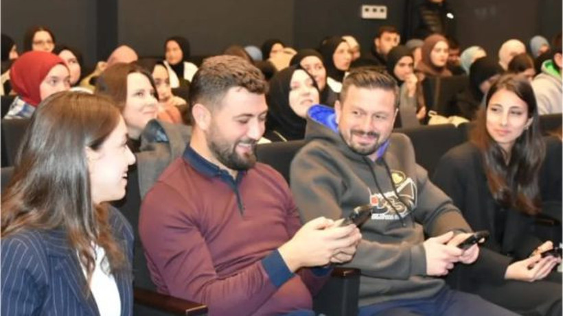 Başkan Aydemir Gençlerle Buluştu