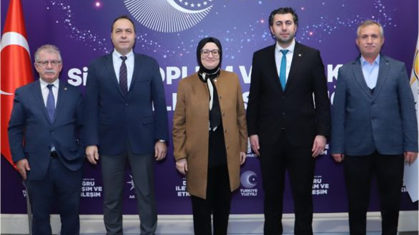 Milletvekili Uygur Ziyaretçilerini Ağırlıyor