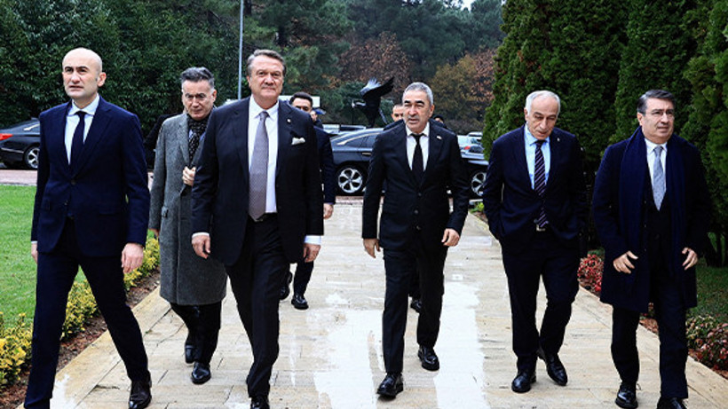 Yeni Başkan Arat Beşiktaşlı Futbolcuları Ziyaret Etti