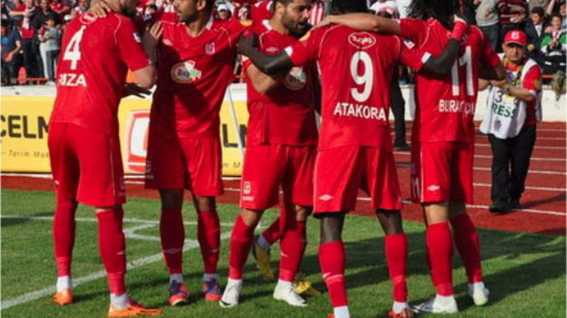Balıkesirspor'da Play-off İçin Forvet Arayışı