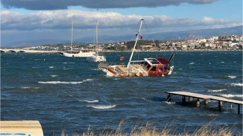 Fırtına Ayvalık'ta Tekneleri Batırdı
