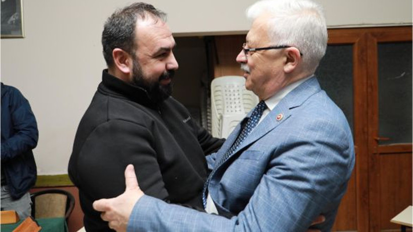 Başkan Deveciler Çay Bahçelerinde Vatandaşlarla Buluştu