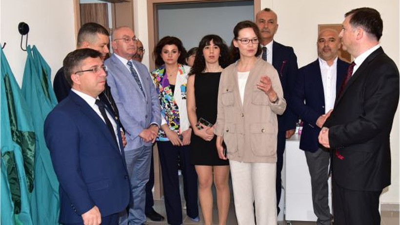 BAÜN'de Hücre Kültürü Laboratuvarı Açıldı