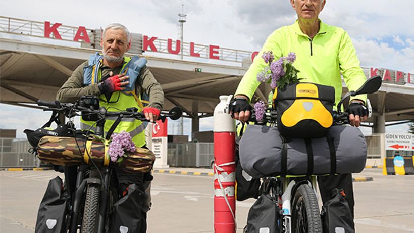 Balkan Bisikletçileri Mekke'ye Yolculukları İçin Türkiye'ye Giriş Yaptı