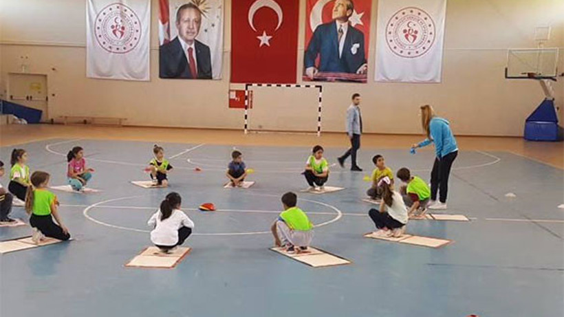 İvrindi'de Çocuklar Geleneksel Oyunlarla Buluşuyor