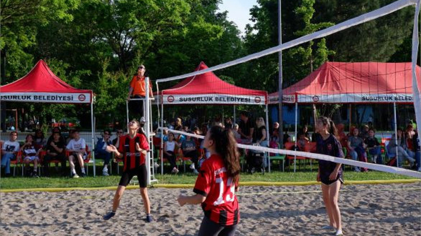 Susurluk Plaj Voleybol Turnuvası Start Verdi