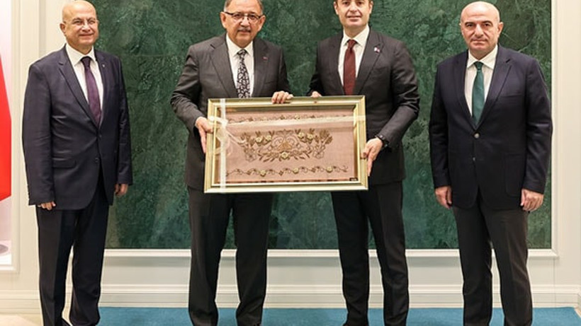 Başkan Ahmet Akın, Bakan Mehmet Özhaseki'yi Ziyaret Etti