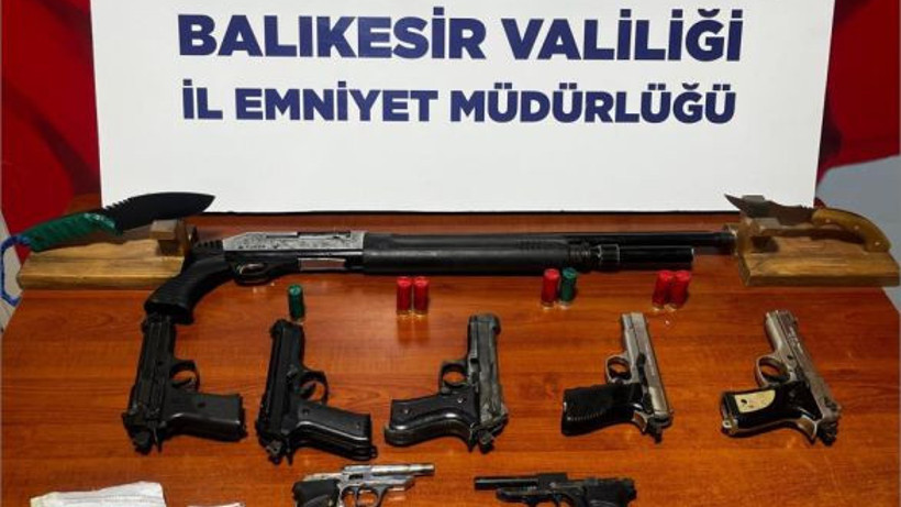 Polisi Görünce Kendini Halıya Sardı