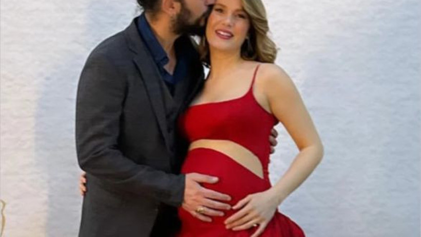 Oyuncu Burcu Biricik'in Çocuğu Dünyaya Geldi