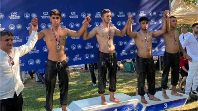 Sındırgı'nın Pehlivanları Bursa'da Madalya Yağdırdı