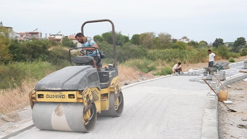 Burhaniye'de Yol ve Altyapı Çalışmaları Devam Ediyor