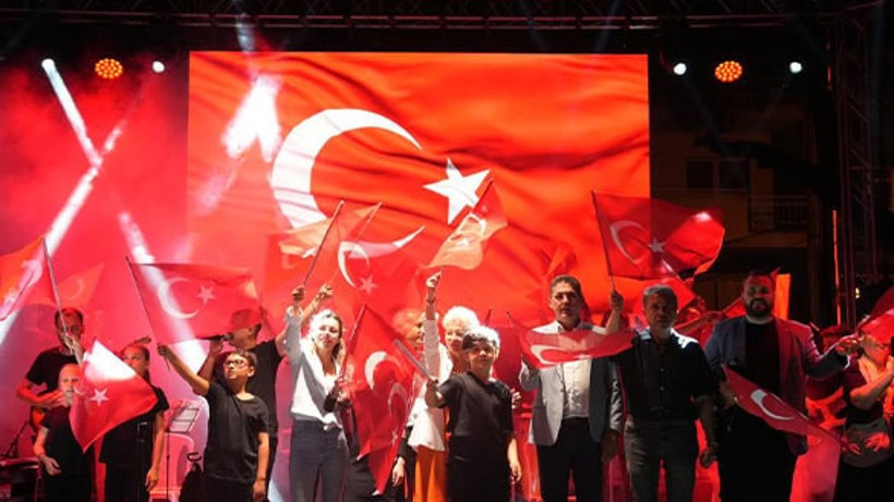 Burhaniye’nin 102. Kurtuluş Yılı Renkli Etkinliklerle Kutlandı