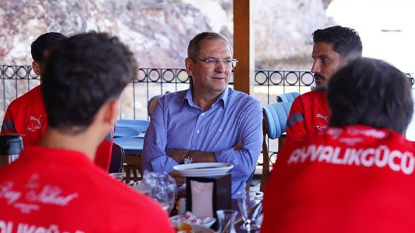 Başkan Ergin, Ayvalıkgücü Belediyespor ile Bir Araya Geldi