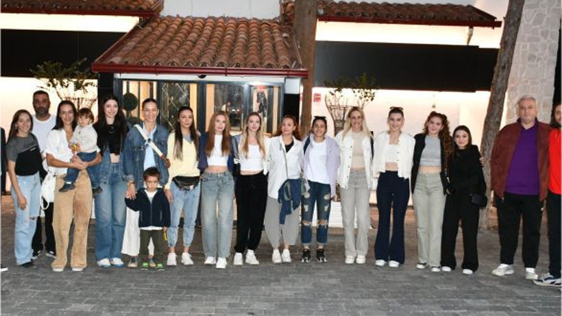 Balıkesir Kadın Voleybol Takımı’ndan Lig Öncesi Moral