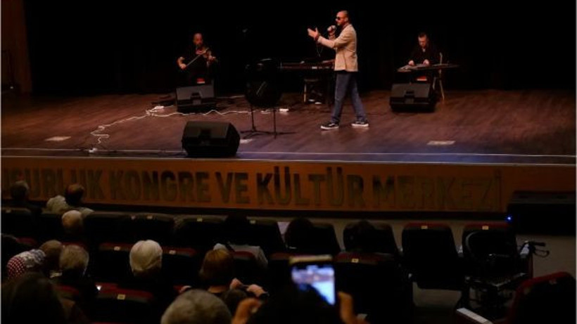 Susurluk'ta Yaşlılar Günü Konser İle Kutlandı