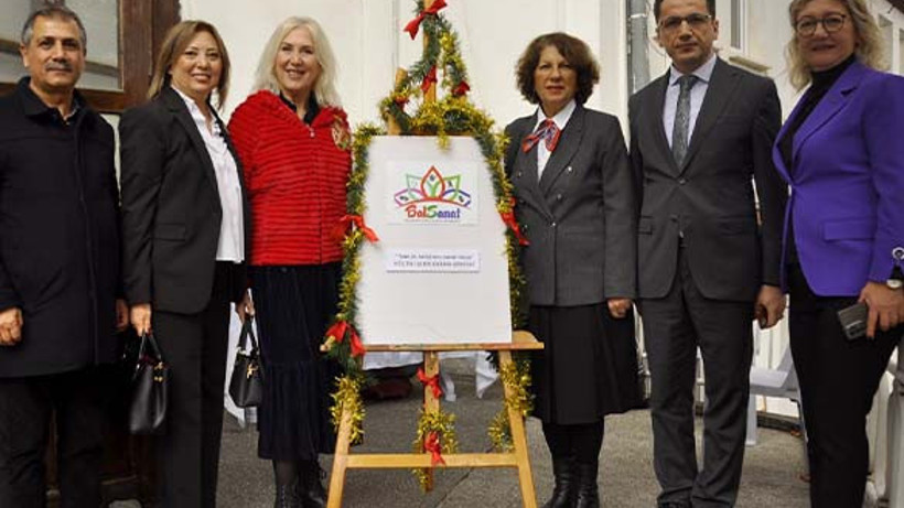 Balıkesir'de "Küçük İşler Karma Sergisi" Sanatseverlerle Buluştu