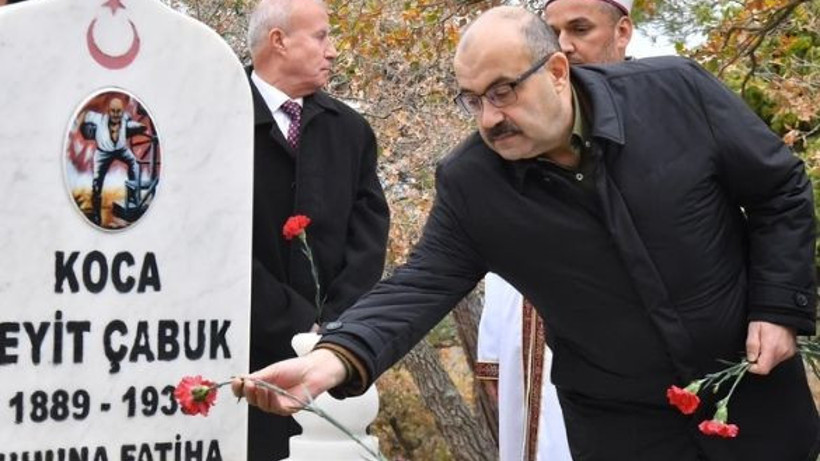 Vali Ustaoğlu Seyit Onbaşı'nı 85. Yıldönümünde Andı