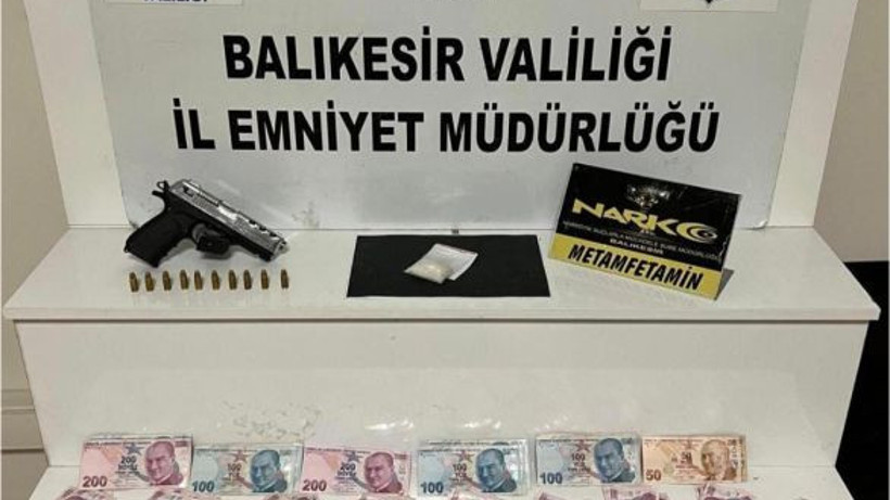 Balıkesir’de Şüpheli Araçta Yapılan Aramada 4 Gözaltı