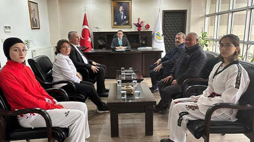 Balıkesir’in Genç Şampiyonları Kaymakam Memiş'i Ziyaret Etti