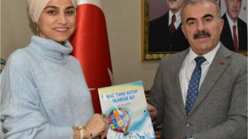 Öğretmenden İl Milli Eğitim Müdürü’ne Kitap Armağanı