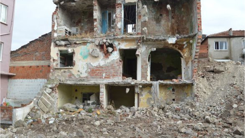 Eski Yapılar Yıkılmak için Deprem Değil Bizzat Yıkım İstiyor