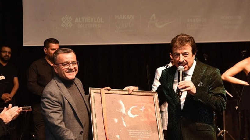 Altıeylül Belediyesi’nden Ferdi Tayfur’a Vefa Gecesi