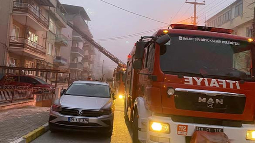 Balıkesir'de Gece İki Yangın, Bir Kişi Hastaneye Kaldırıldı