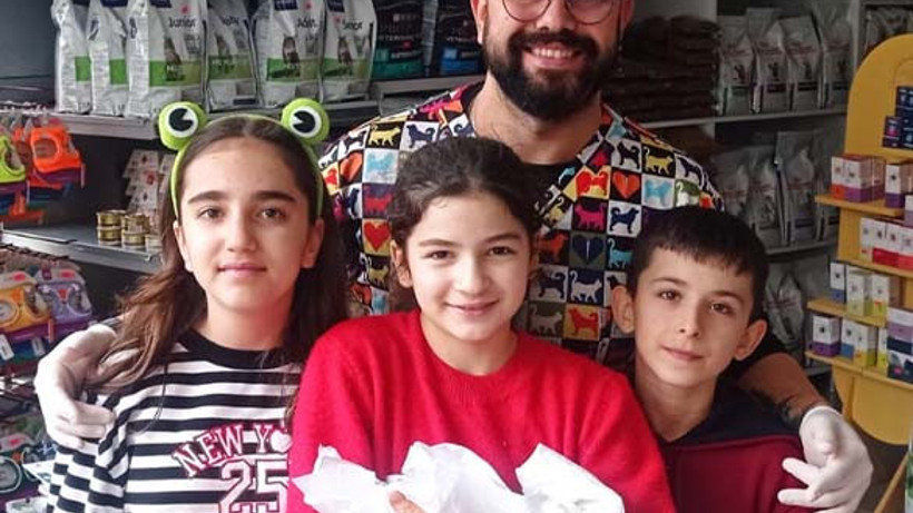 Kahraman Çocuklar Yavru Köpeği Kalp Masajıyla Hayata Döndürdüler