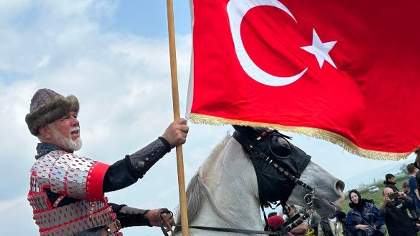 Balıkesir'de Şaha Kalkan Atlılar Dikkat Çekti